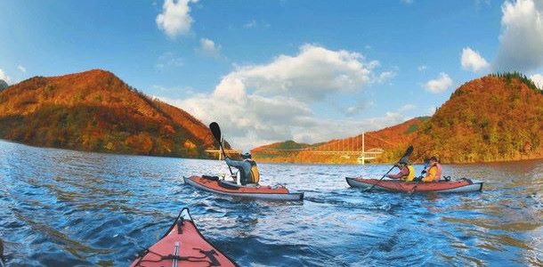 九頭竜湖の紅葉カヤック 2017年11月9日 九頭竜湖の紅葉カヤック 2017年11月9日